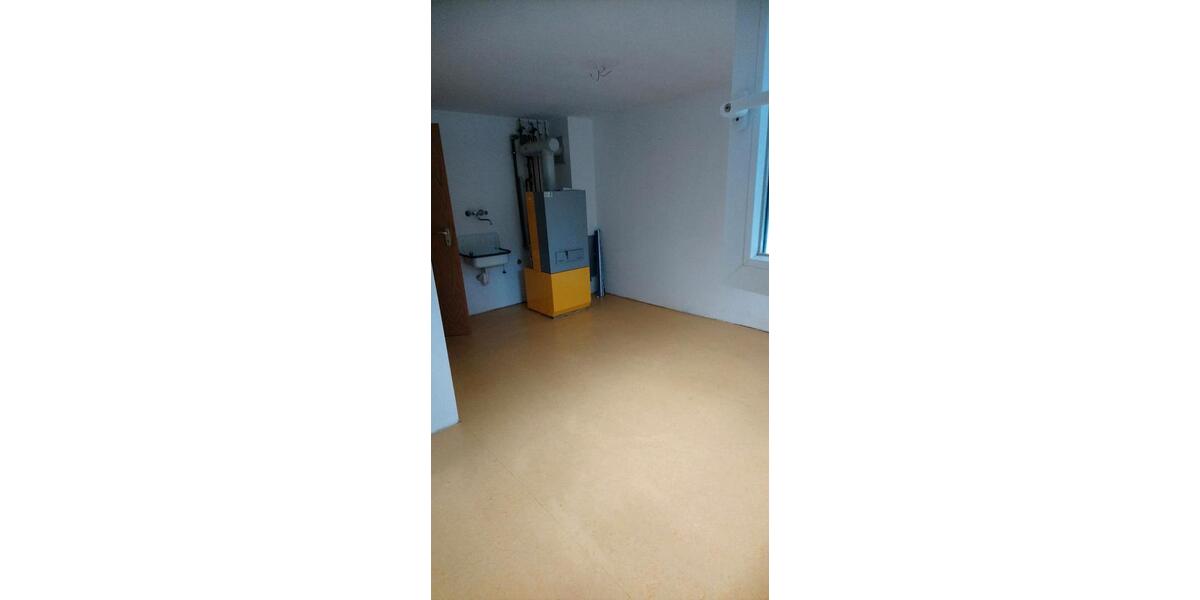 Etagenwohnung Zweibrücken - 2 Zimmer, 100 m&sup2;, 600&euro; | Angebot:24974270