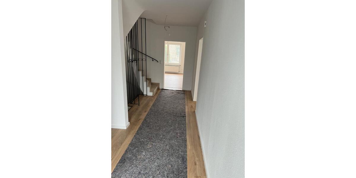 Doppelhaushälfte Buckenhof - 5 Zimmer, 170 m&sup2;, 2.465&euro; | Angebot:26048193