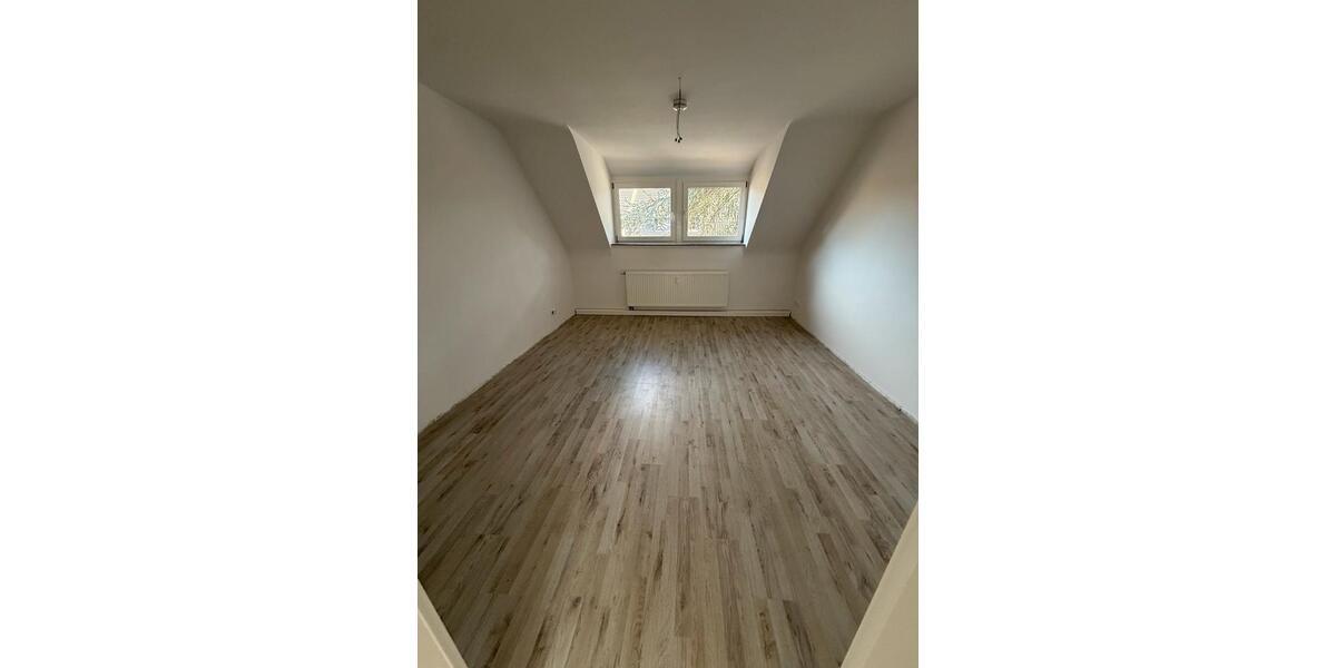 Dachgeschoßwohnung Hückelhoven - 4 Zimmer, 92 m&sup2;, 1.150&euro; | Angebot:25924130