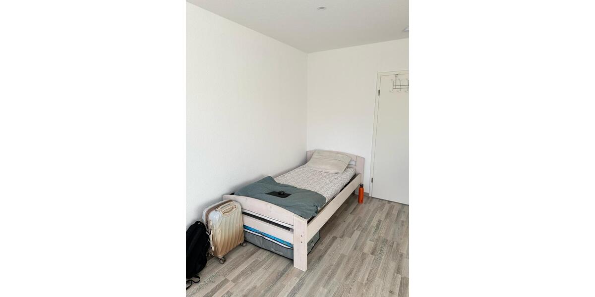 Wohnen auf Zeit Sindelfingen Sindelfingen (Stadt) - 1 Zimmer, 150 m&sup2;, 660&euro; | Angebot:26671211
