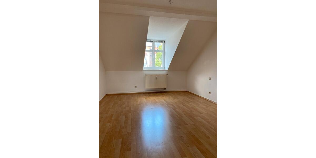 Dachgeschoßwohnung Freiberg - 2.5 Zimmer, 48 m&sup2;, 380&euro; | Angebot:26312733