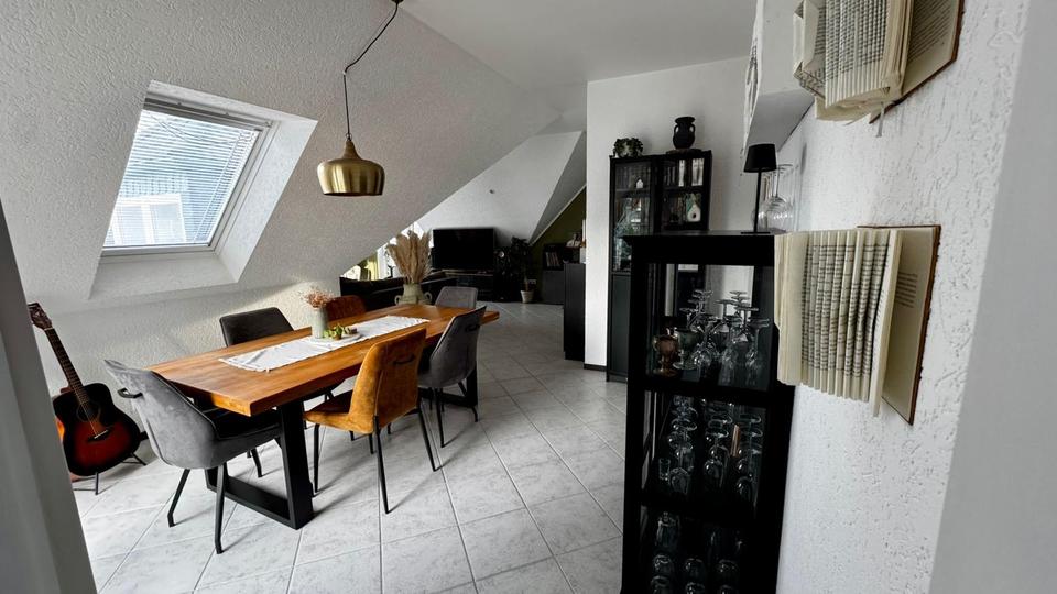 Dachgeschoßwohnung Hattingen Blankenstein - 3.5 Zimmer, 102 m&sup2;, 1.150&euro; | Angebot:24122825