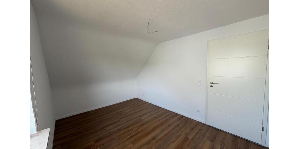 Etagenwohnung Niefern-Öschelbronn Öschelbronn - 4.5 Zimmer, 106 m&sup2;, 1.490&euro; | Angebot:26526431