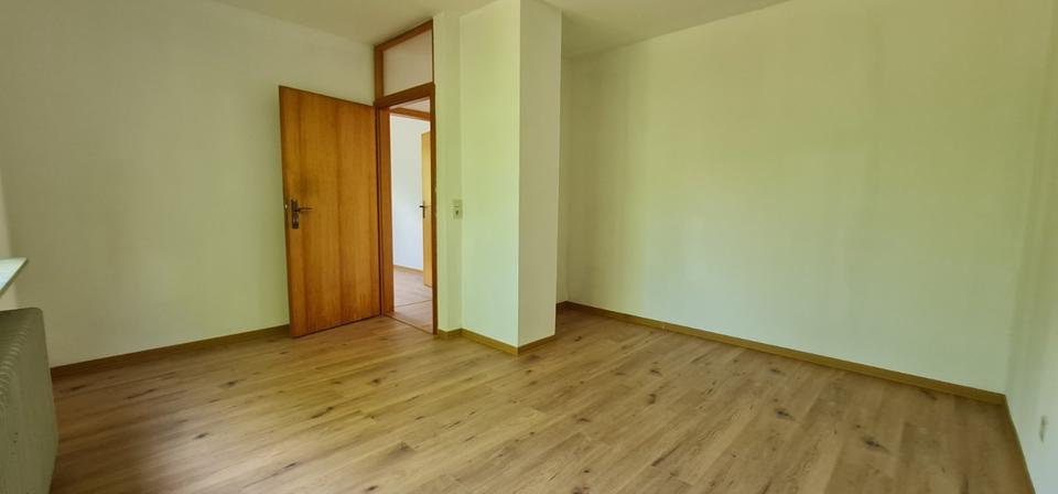 Wohnen auf Zeit Niedernhausen - 6 Zimmer, 160 m&sup2;, 12&euro; | Angebot:24752470