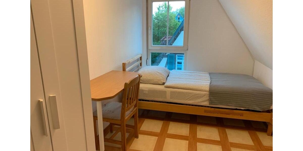 Etagenwohnung Herrenberg - 1 Zimmer, 11 m&sup2;, 400&euro; | Angebot:25248084