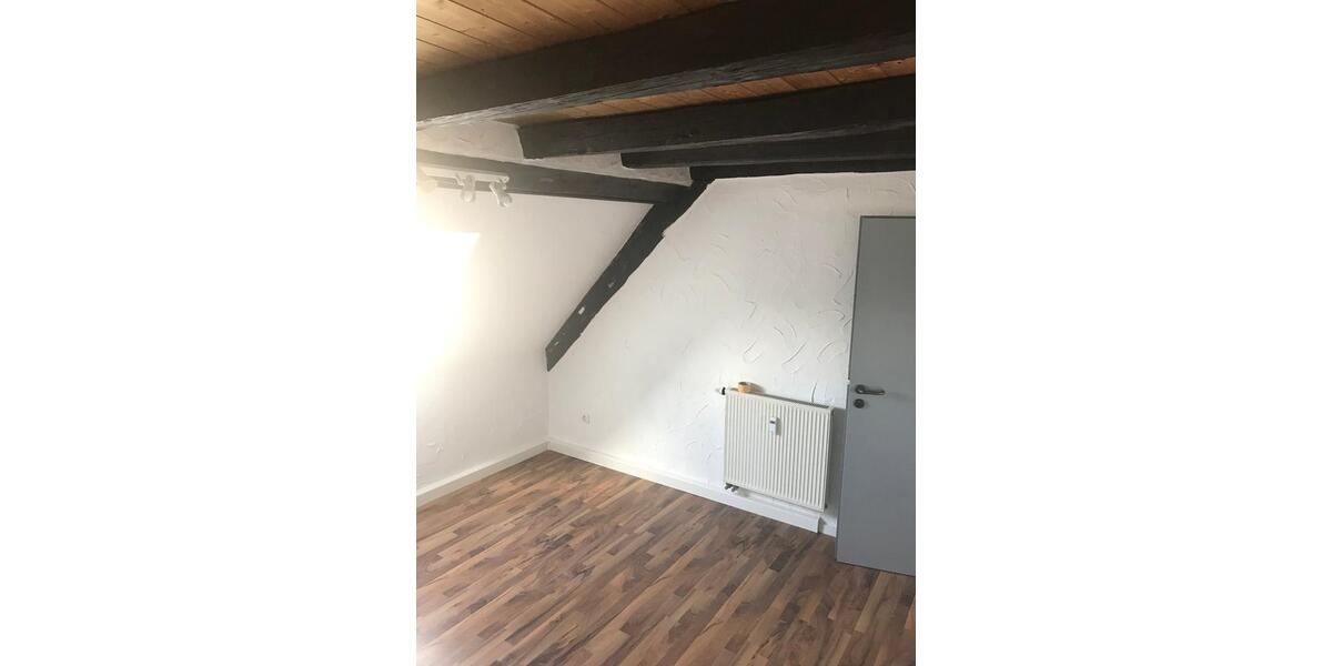 Dachgeschoßwohnung Geiselwind - 2 Zimmer, 575&euro; | Angebot:24455518