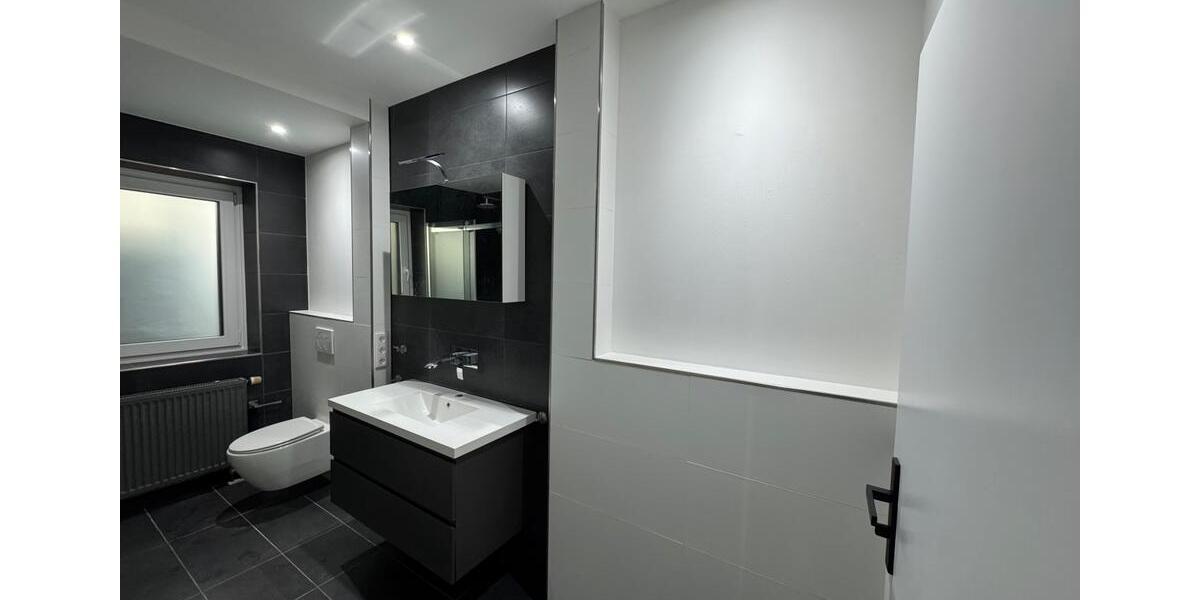 Erdgeschoßwohnung Oldenburg Bloherfelde - 3 Zimmer, 120 m&sup2;, 1.750&euro; | Angebot:26463807