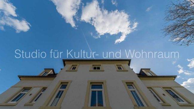 SfKW - Ab sofort - Gemütliche Dachgeschosswohnung mit Tageslichtbad mit Dusche & Wanne, Gäste-WC 2 zimmer