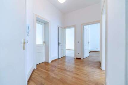 Büro in Frankfurt 1.827 € 84 m² zimmer