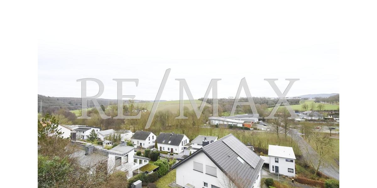 In schöner Idsteiner Lage: Helle 3-Zimmer-Wohnung mit Balkon, Terrasse und Parkmöglichkeit 3 zimmer