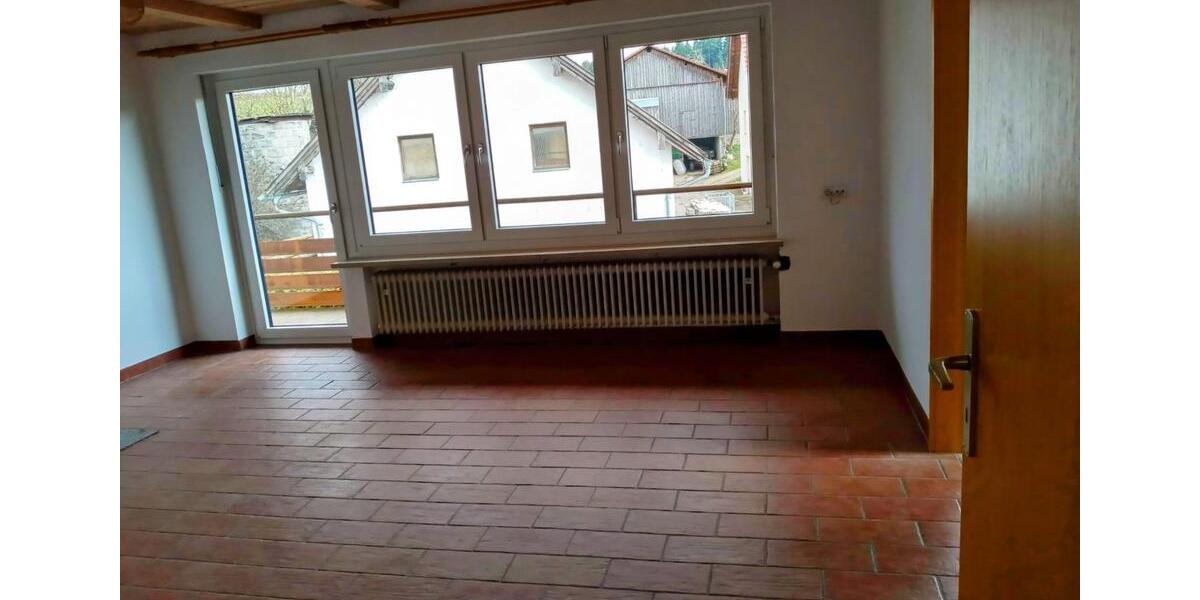 Etagenwohnung Kranzberg - 3 Zimmer, 100 m&sup2;, 1.400&euro; | Angebot:25839194