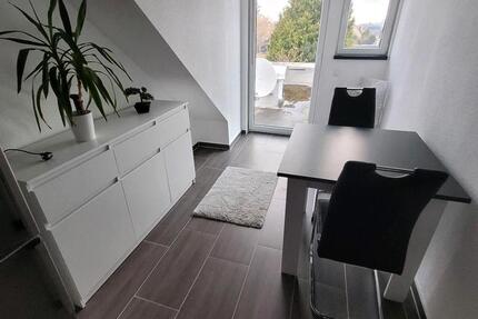 Wohnen auf Zeit! Komplett möbelierte 2 Zimmer DG Wohnung 62qm 2 zimmer