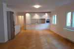 Große hochwertige 2-Zi.-Wohnung mit Dachterrasse mitten in Rodheim zimmer
