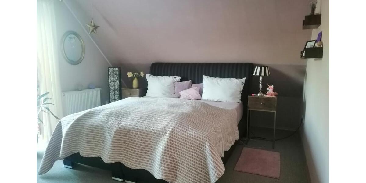 Dachgeschoßwohnung Burgheim - 3 Zimmer, 86 m&sup2;, 680&euro; | Angebot:25920541