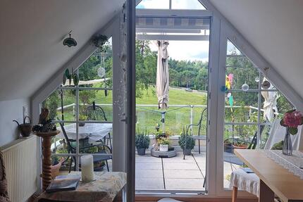 Helle 2-Zimmer-Dachgeschosswohnung mit großer Südterrasse und Grünblick in Badenweiler 2 zimmer