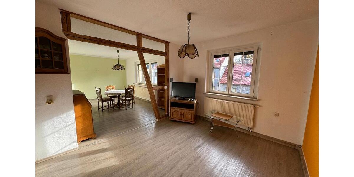 Maisonette-Wohnung in EFH mit Garten u. Nebengebäude 4 zimmer