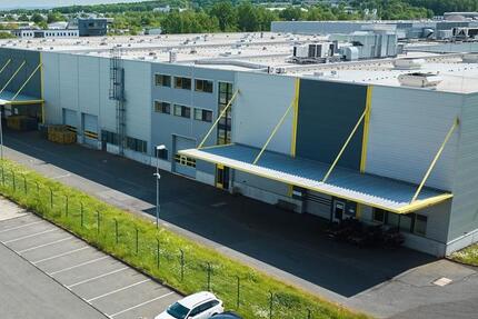 Produktionsfläche bei Dresden ab 7,50 EURm² – Große Halle mit Büro und Kran. zimmer