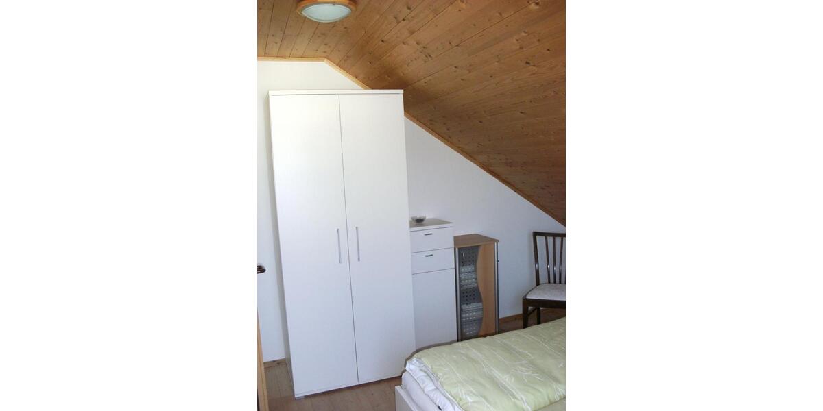 Charmante, möblierte Dachgeschosswohnung mit schöner Aussicht 3 zimmer
