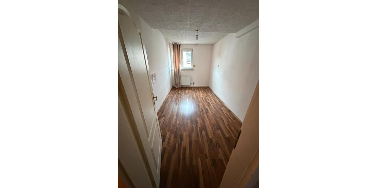 Dachgeschoßwohnung Saarbrücken Brebach-Fechingen - 3 Zimmer, 95 m&sup2;, 600&euro; | Angebot:24378436
