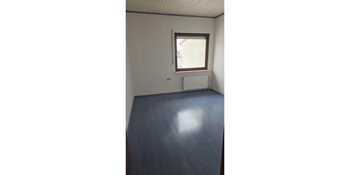 Große, helle 4-ZKB-Wohnung (85 qm) in ruhiger Lage in Elm 4 zimmer