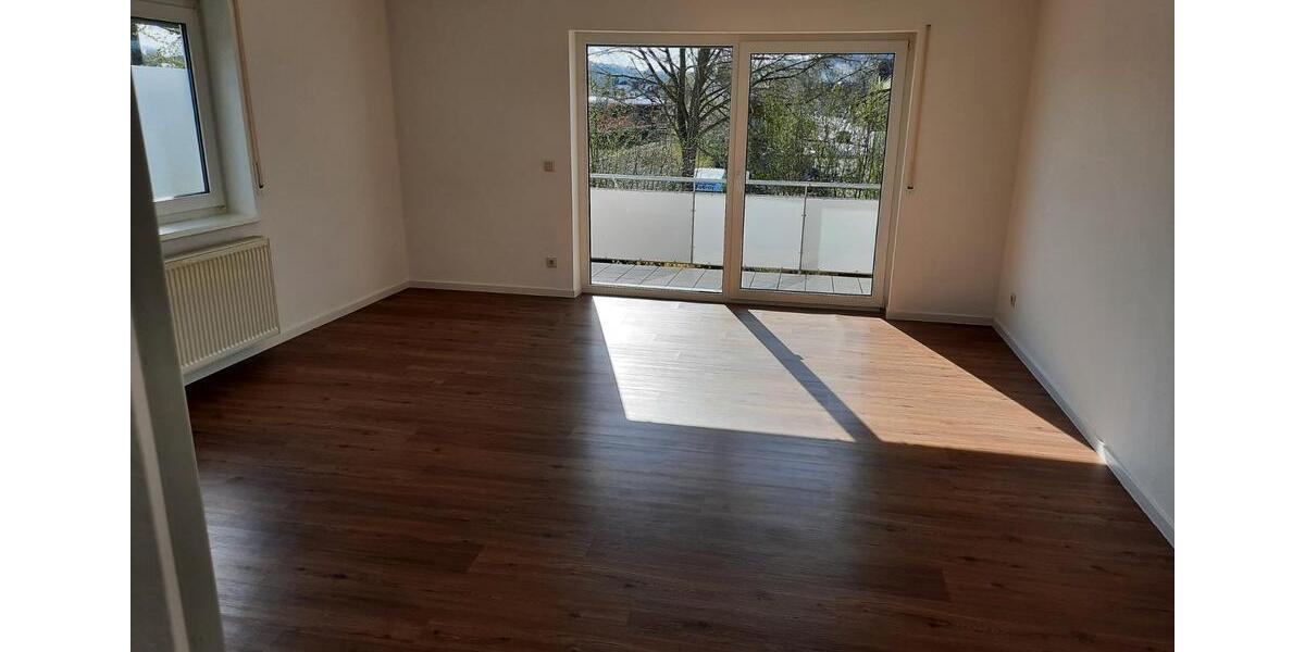 Etagenwohnung Glauburg - 4 Zimmer, 81 m&sup2;, 695&euro; | Angebot:26041323