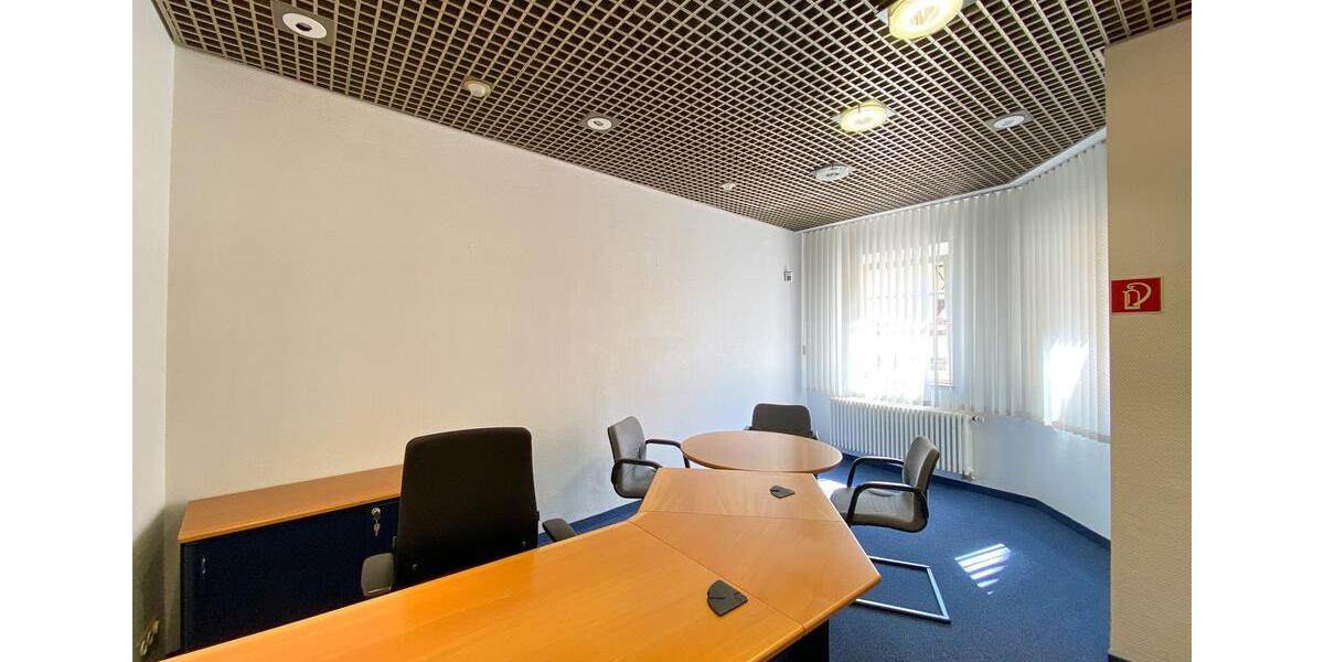 Großzügige Gewerbefläche unweit des historischen Freyburger Marktplatzes! zimmer