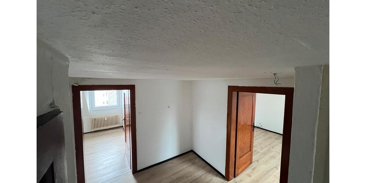 Dachgeschoßwohnung Detmold - 2.5 Zimmer, 64 m&sup2;, 896&euro; | Angebot:24869992
