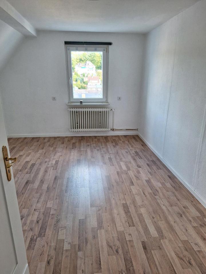 Schöne 3-Zimmer-Wohnung im DG in guter Lage in Meschede