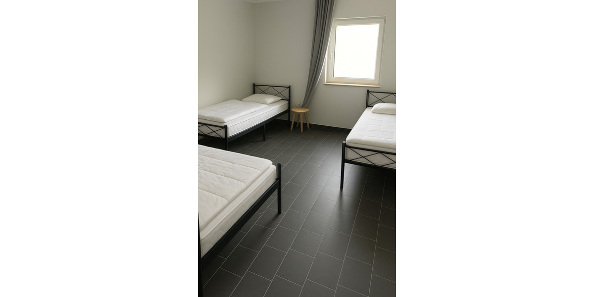 Hotel in Düsseldorf - Monteurwohnung Langzeitmiete Ideal für Messegästeab 4 Personen 4 zimmer
