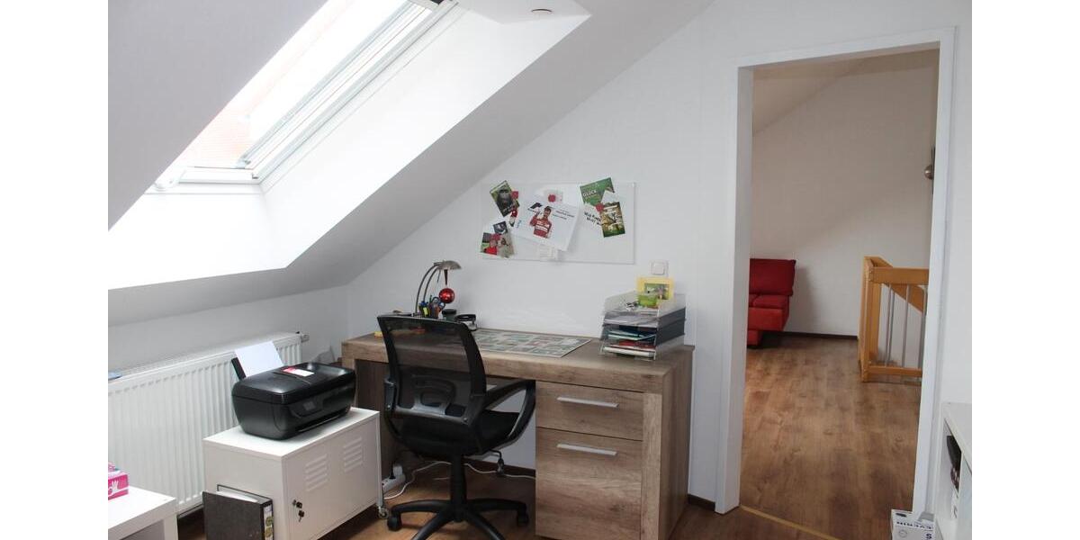 Etagenwohnung Adlkofen - 4 Zimmer, 65 m&sup2;, 300&euro; | Angebot:26120696