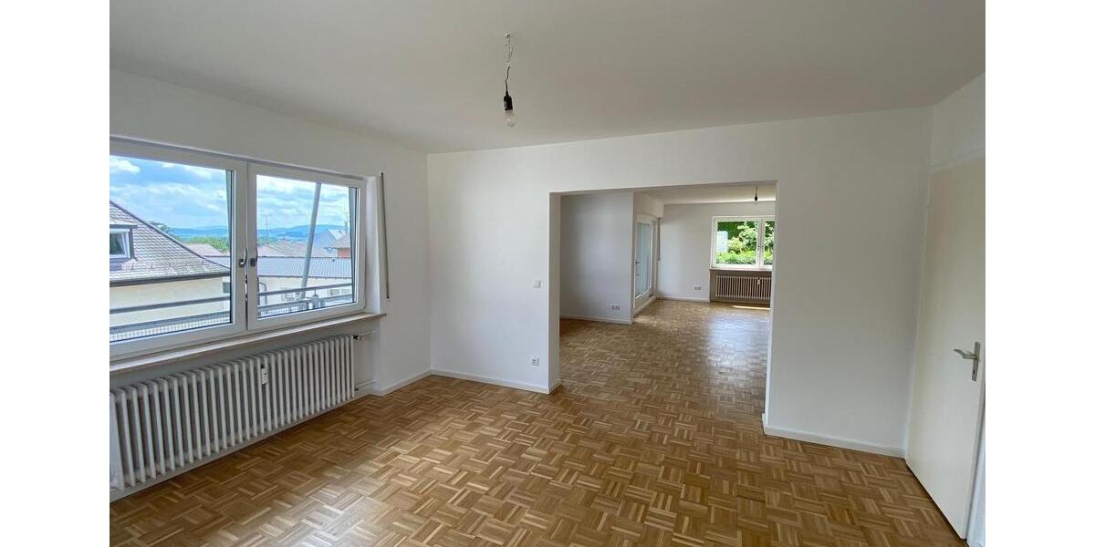 Terrassenwohnung Cham - 4 Zimmer, 150 m&sup2;, 1.380&euro; | Angebot:23273835