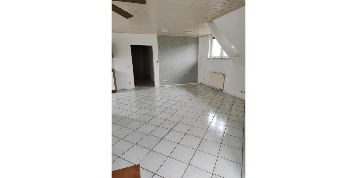 Dachgeschoßwohnung Krickenbach - 4 Zimmer, 108 m&sup2;, 1.400&euro; | Angebot:24826725