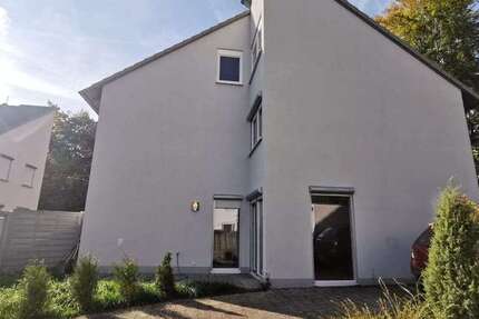 Haus Kaiserslautern Engelshof - 6 Zimmer, 207 m&sup2;, 2.100&euro; | Angebot:24650032