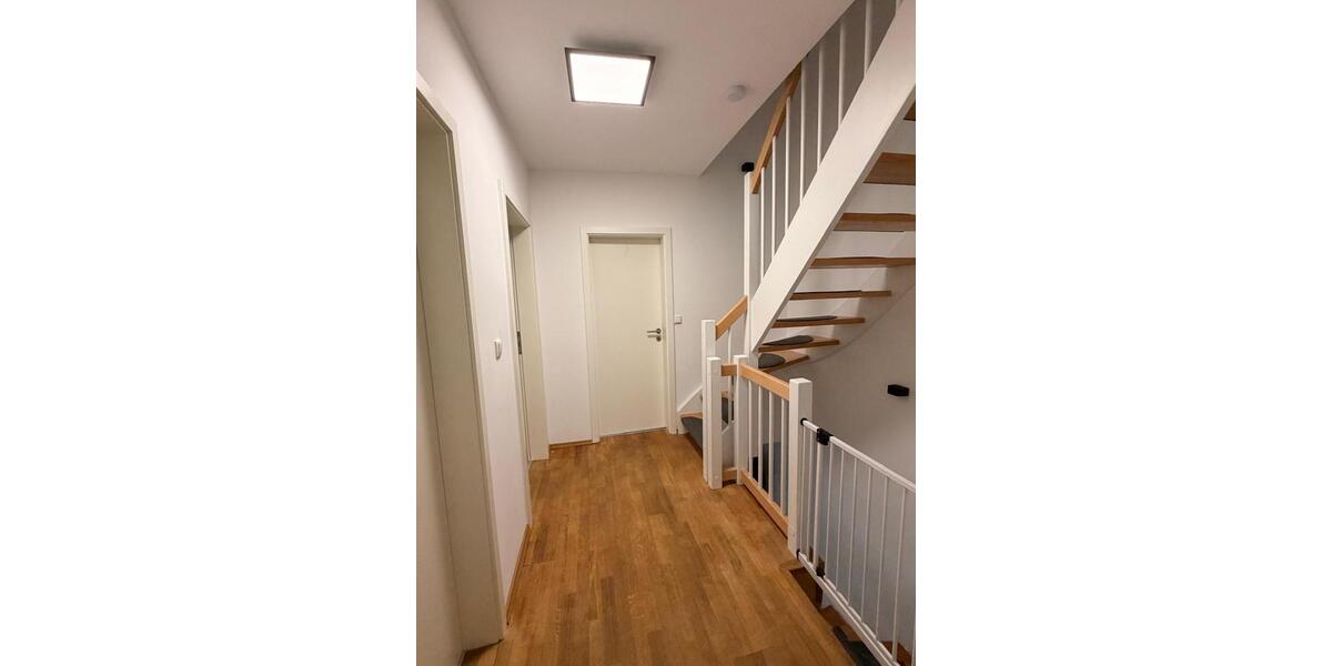 Reihenhaus Kronberg im Taunus - 5 Zimmer, 145 m&sup2;, 2.400&euro; | Angebot:25854922