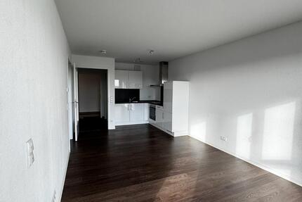 Helle 2-Zi.-Wohnung mit Balkon, EBK, TG und Aufzug – ICE in 100m 2 zimmer