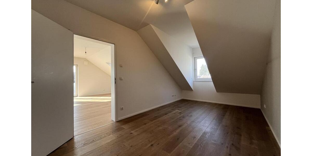 Dachgeschoßwohnung Forstinning - 2.5 Zimmer, 75 m&sup2;, 1.380&euro; | Angebot:24725387