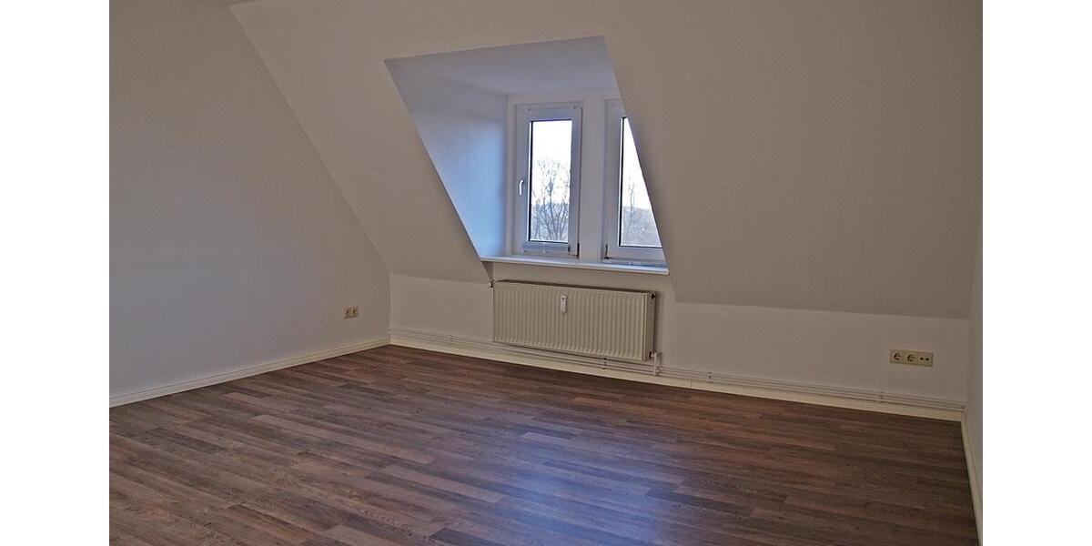 Dachgeschoßwohnung Itzehoe - 3 Zimmer, 75 m&sup2;, 680&euro; | Angebot:24874296