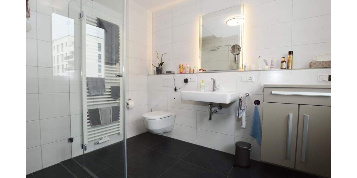 Neuwertige Wohnung im Stadtzentrum, auf Wunsch möbliert möglich! Neumarkt 4 zimmer