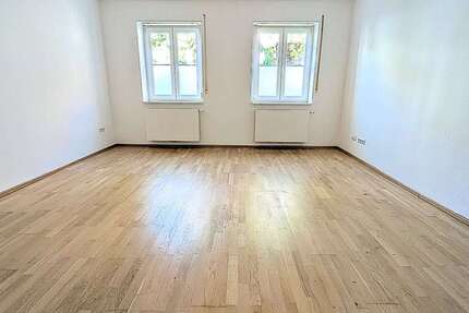 Wohnung zum Mieten in Stuttgart 1.415 € 98 m²