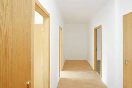 Wohnung Lutherstadt Eisleben Wilhelm-Pieck-Siedlung - 3 Zimmer, 70 m&sup2;, 350&euro; | Angebot:26162826