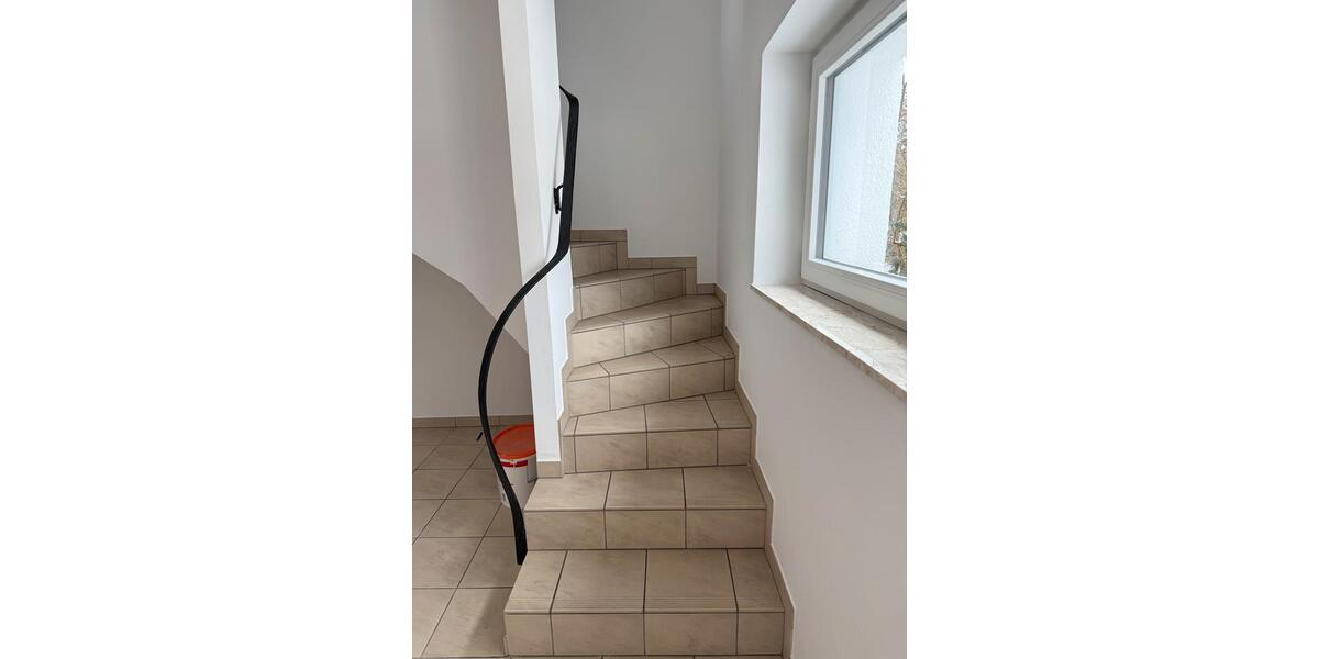 Etagenwohnung Uersfeld - 5 Zimmer, 130 m&sup2;, 980&euro; | Angebot:24385571