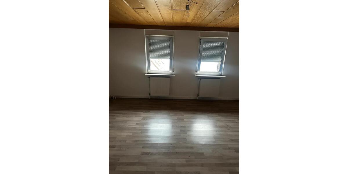 Dachgeschoßwohnung Bürstadt - 3 Zimmer, 71 m&sup2;, 950&euro; | Angebot:25639138