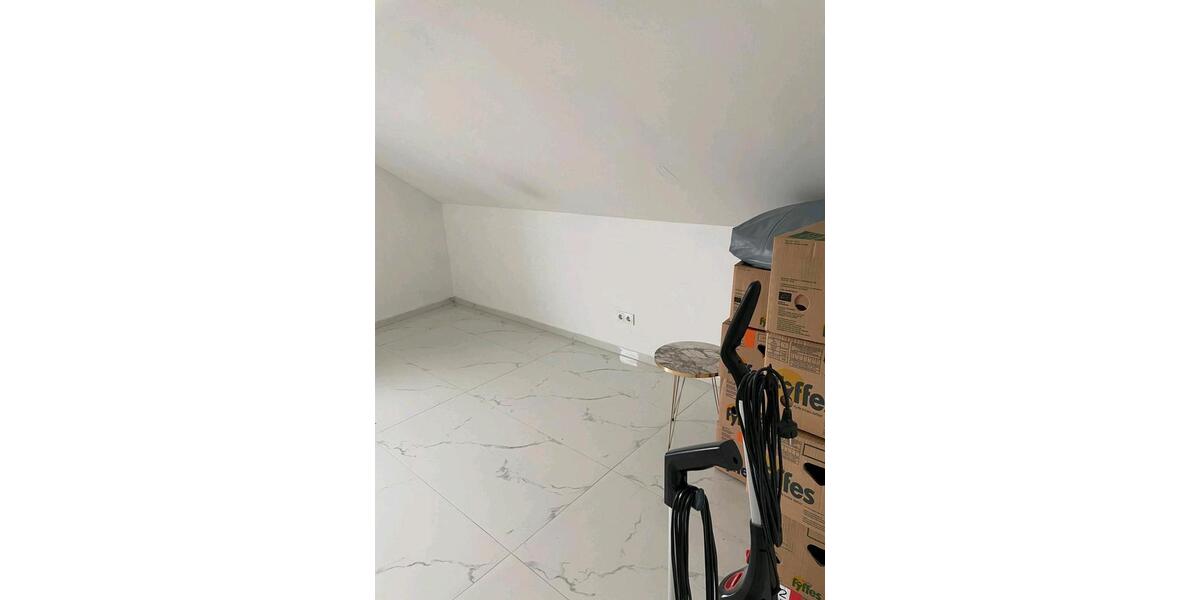 Dachgeschoßwohnung Köln Porz - 3 Zimmer, 60 m&sup2;, 1.200&euro; | Angebot:26605424