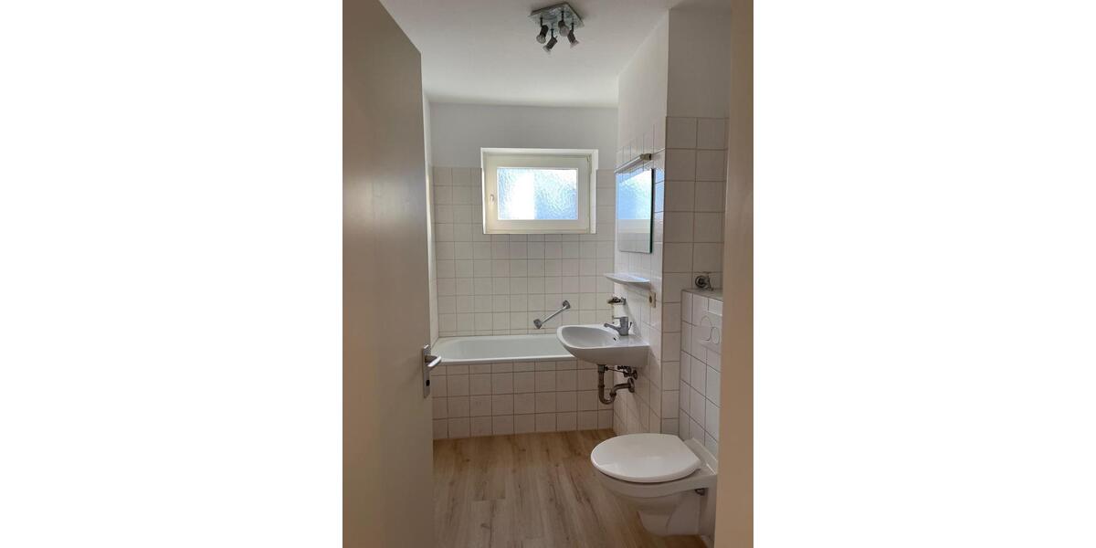 Erdgeschoßwohnung Ergolding - 2.5 Zimmer, 67 m&sup2;, 1.080&euro; | Angebot:24689195