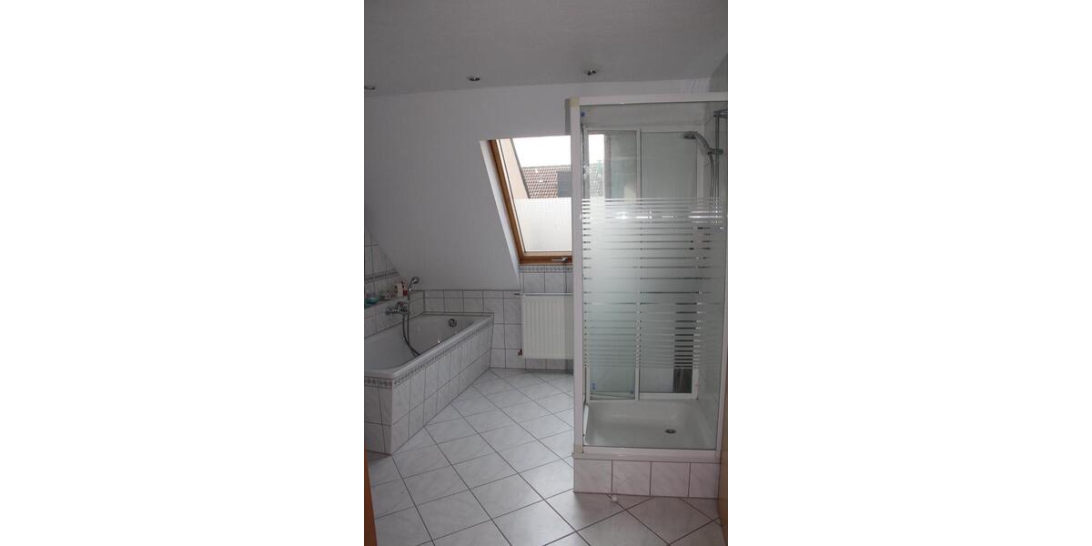 Dachgeschoßwohnung Wiesbaden Bierstadt - 2 Zimmer, 50 m&sup2;, 500&euro; | Angebot:26699255