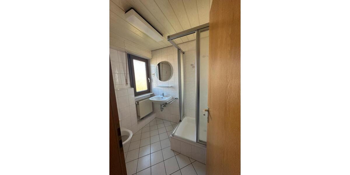 Etagenwohnung Karlsdorf-Neuthard Neuthard - 4 Zimmer, 13 m&sup2;, 20&euro; | Angebot:23701591