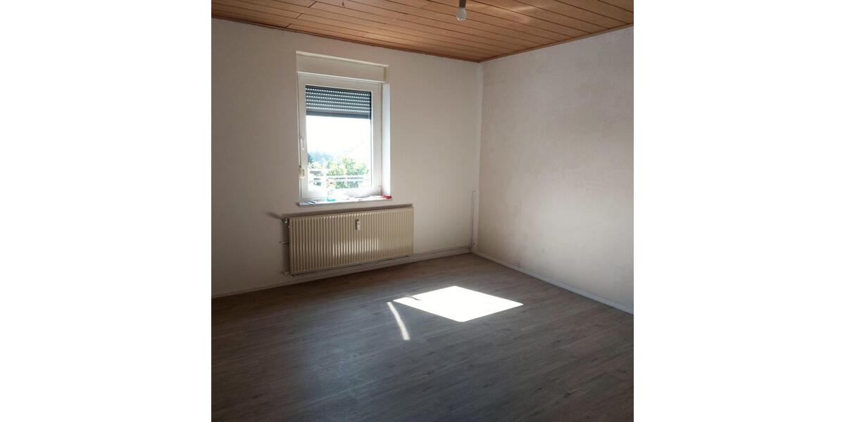 Etagenwohnung Heusweiler - 2 Zimmer, 85 m&sup2;, 700&euro; | Angebot:26444186