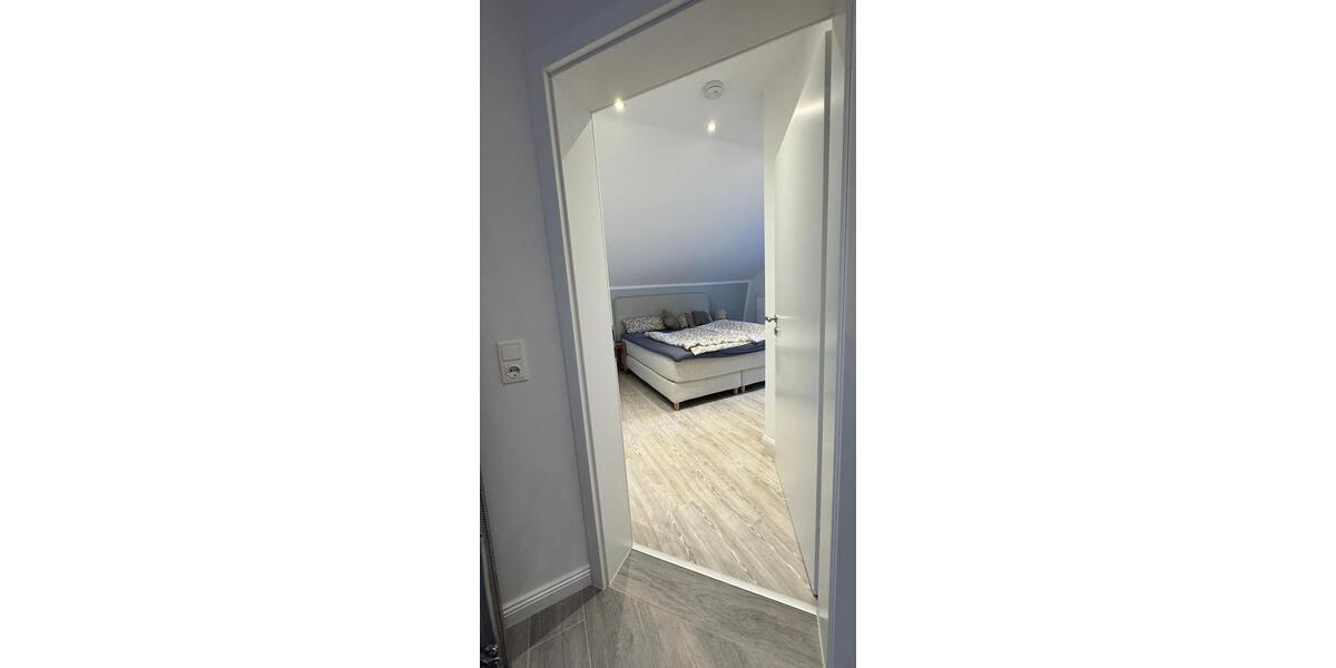 Dachgeschoßwohnung Trittau - 2 Zimmer, 80 m&sup2;, 1.100&euro; | Angebot:26663280
