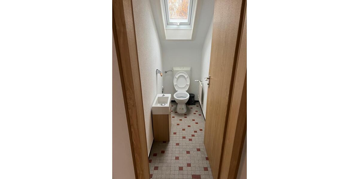 Dachgeschoßwohnung Remshalden - 3 Zimmer, 80 m&sup2;, 1.030&euro; | Angebot:26417226