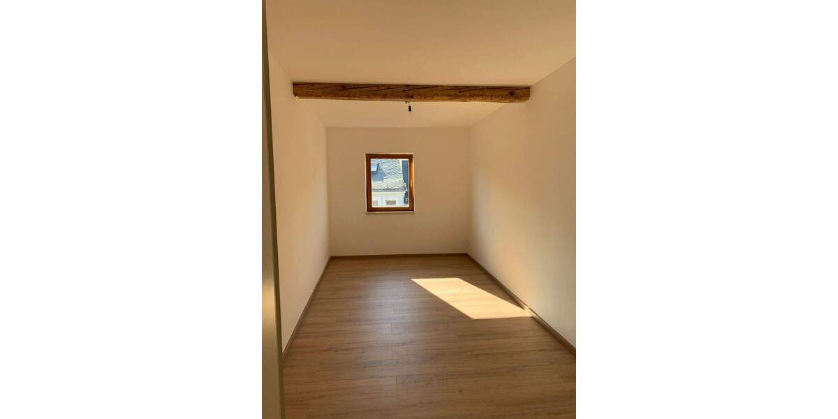 Etagenwohnung Saalfeld/Saale Saalfeld - 5 Zimmer, 133 m&sup2;, 1.130&euro; | Angebot:25736948
